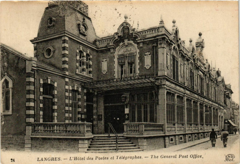Carte postale ancienne Langres - L'Hotel des Postes et Telegraphes à Langres