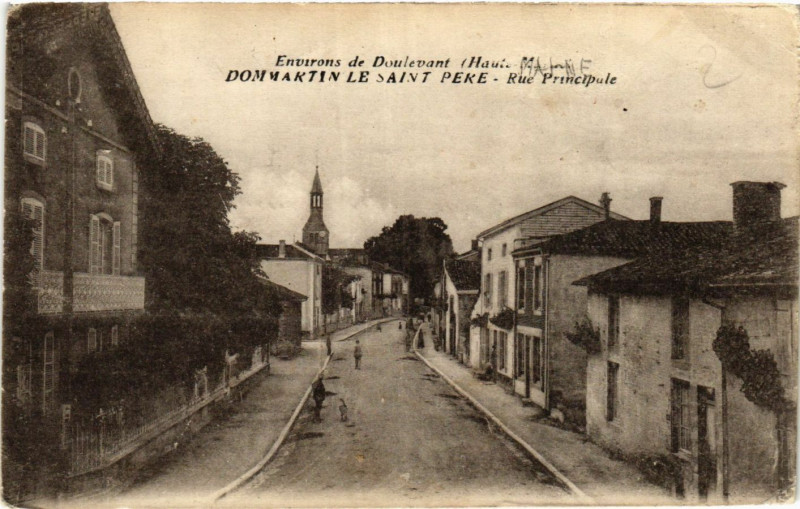 Carte postale ancienne Environs de Doulevant - Dommartin le Saint Pere - Rue principale à Dommartin-le-Saint-Père