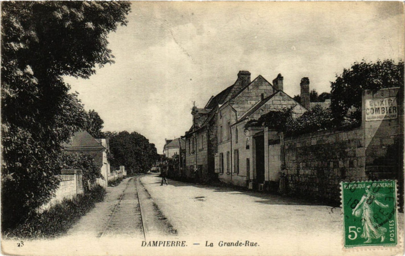 Carte postale ancienne Dampierre - La Grande Rue à Dampierre