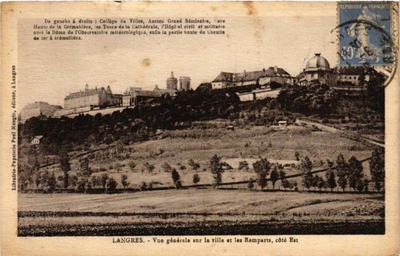 Carte postale ancienne Langres - Vue générale sur la ville et les Remparts, coté Est à Langres