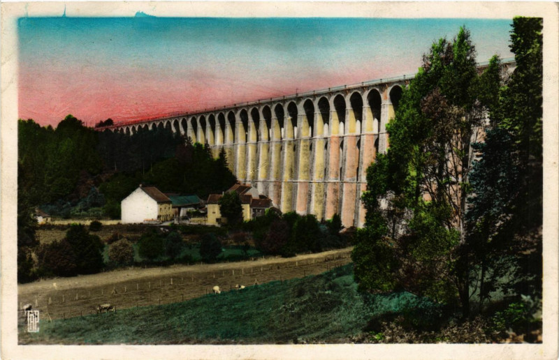 Carte postale ancienne Chaumont - Paysage vers le Viaduc à Chaumont
