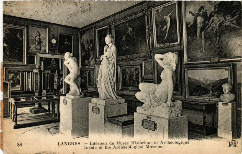 Carte postale ancienne Langres - Intérieur du Musée Historique et Archéologique -Inside à Langres