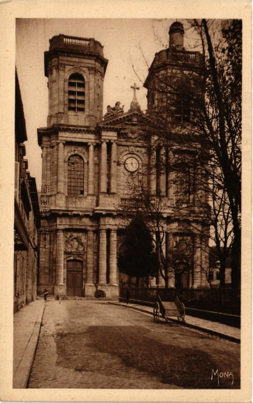Carte postale ancienne Cahédrale Saint-Mammés: Roman de transition: facade restaurée en 1760