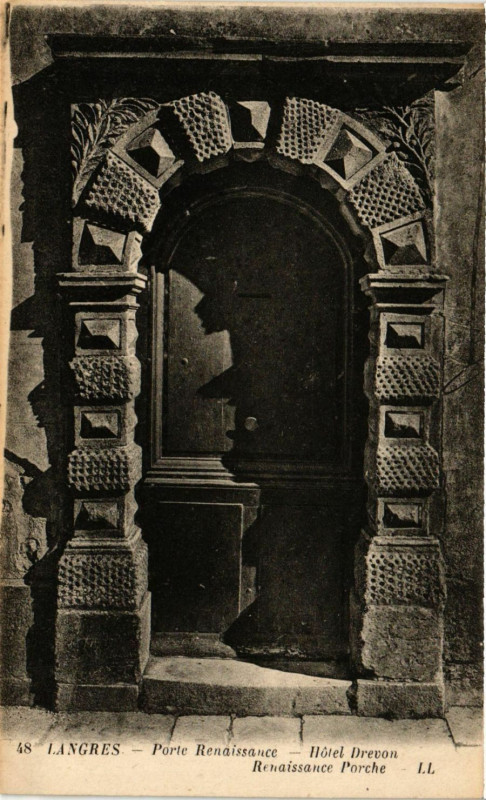 Carte postale ancienne Langres - Porte Renaissance - Hotel Drevon à Langres