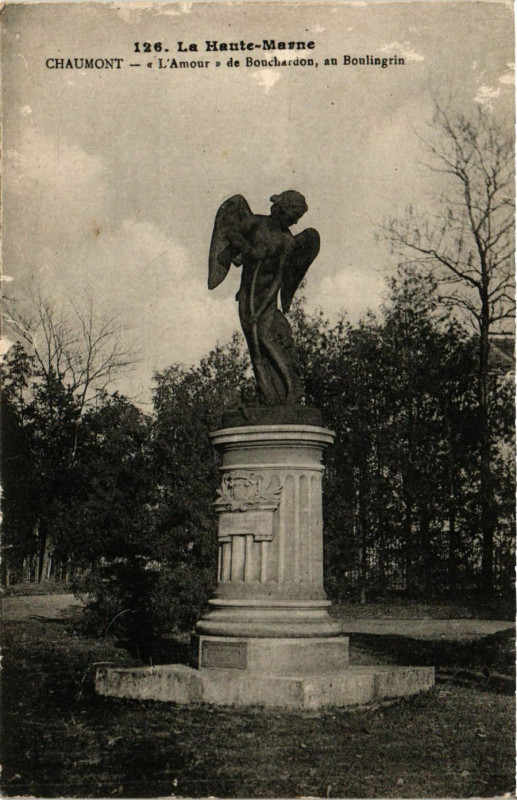 Carte postale ancienne Chaumont - L'Amour de Bouchardon, au Boulingrin à Chaumont