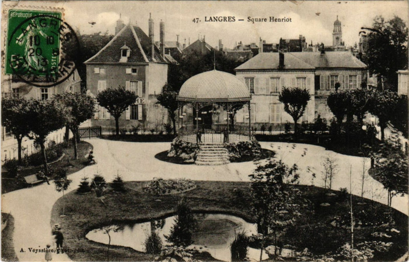 Carte postale ancienne Langres - Square Henriot à Langres