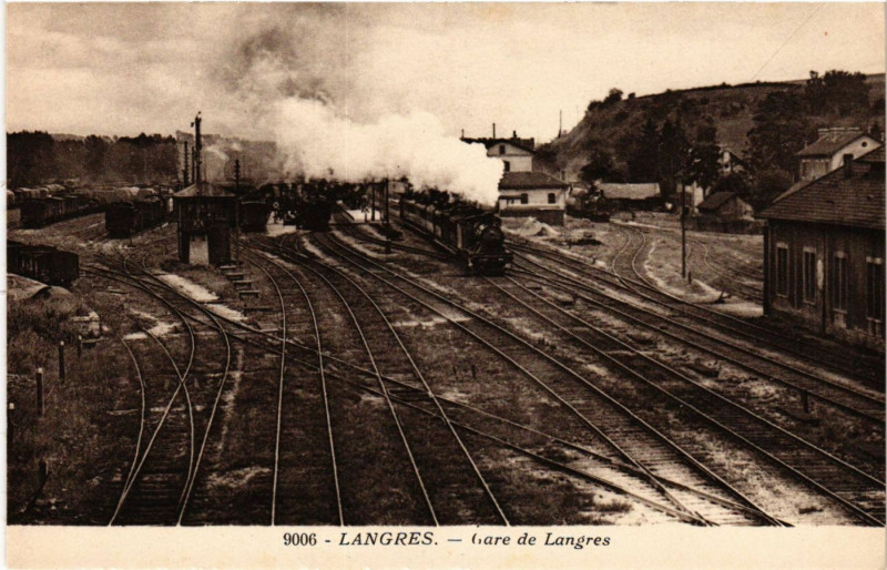 Carte postale ancienne Langres - Gare de Langres à Langres
