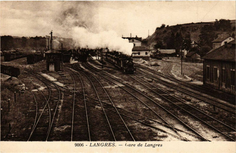 Carte postale ancienne Langres - Gare de Langres à Langres