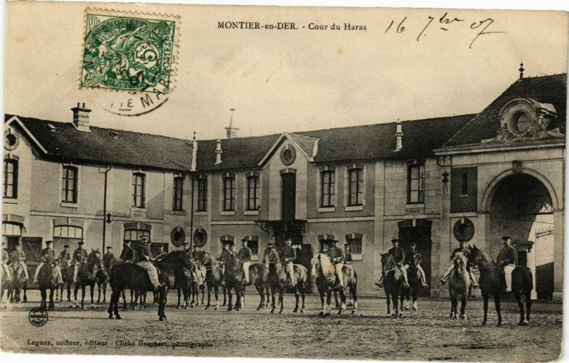 Carte postale ancienne Montier en Der - Cour du Haras