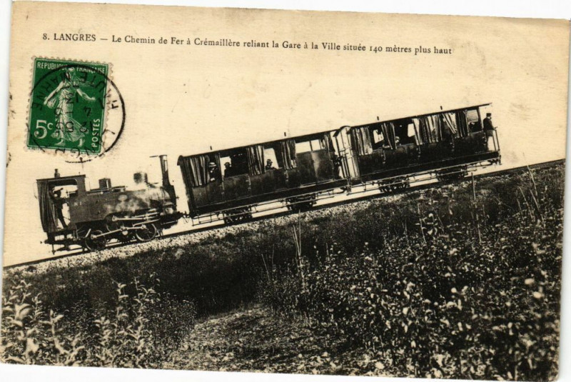 Carte postale ancienne Langres - La Chemin de Fer à Langres