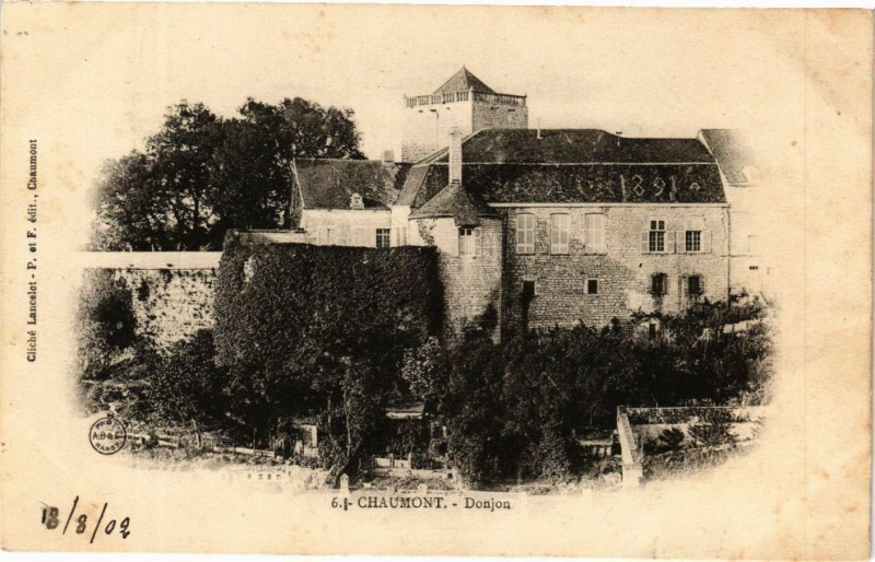 Carte postale ancienne Chaumont - Donjon à Chaumont