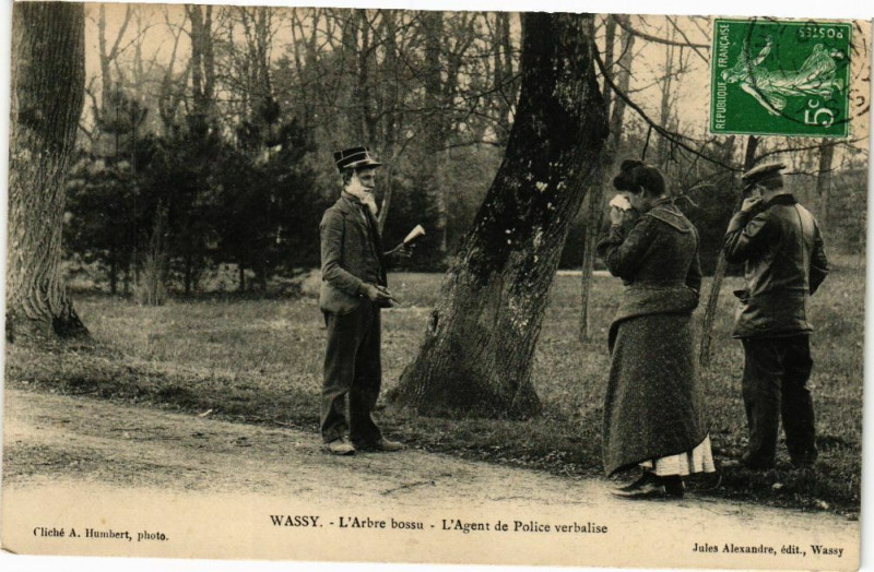 Carte postale ancienne Wassy - L'Arbre bossu à Wassy