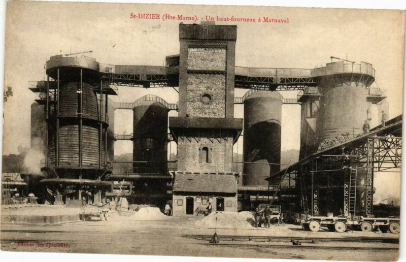 Carte postale ancienne Saint-Dizier - Un haut fourneau a Marnaval à Saint-Dizier