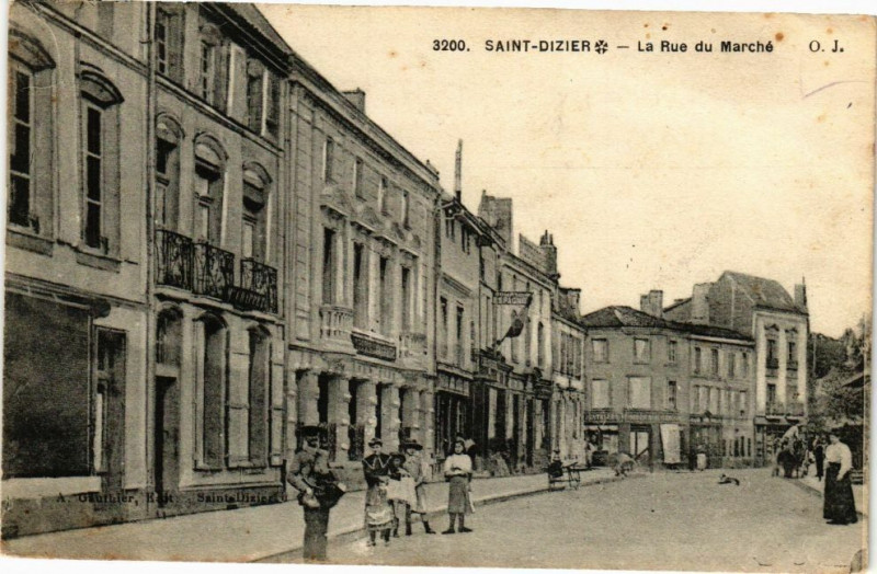 Carte postale ancienne Saint-Dizier - La Rue du Marche à Saint-Dizier