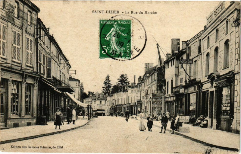 Carte postale ancienne Saint-Dizier - La Rue du Marche à Saint-Dizier