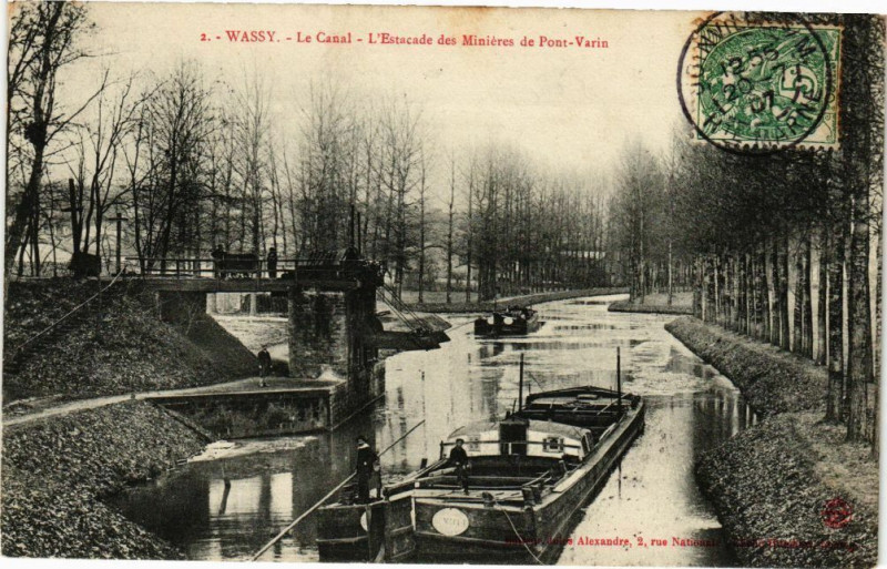 Carte postale ancienne Wassy - Le Canal à Wassy