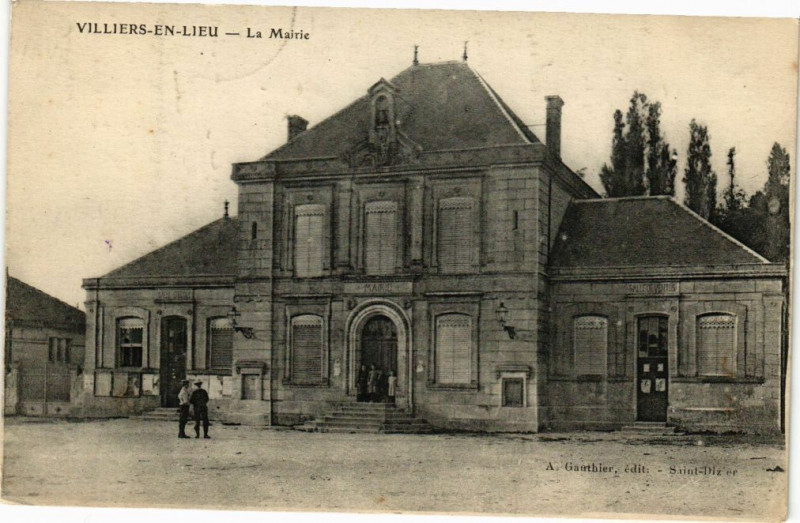 Carte postale ancienne Villiers en Lieu - La Mairie à Villiers-en-Lieu