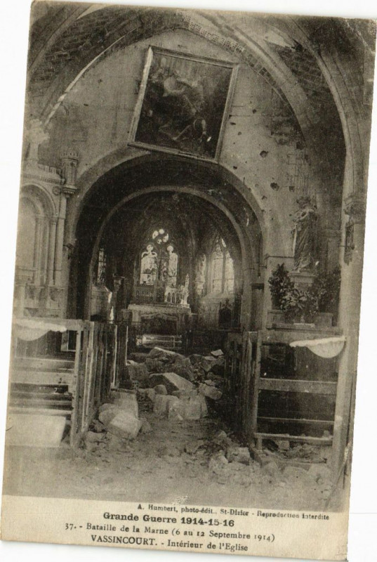 Carte postale ancienne Vassincourt - Interieur de l'Eglise