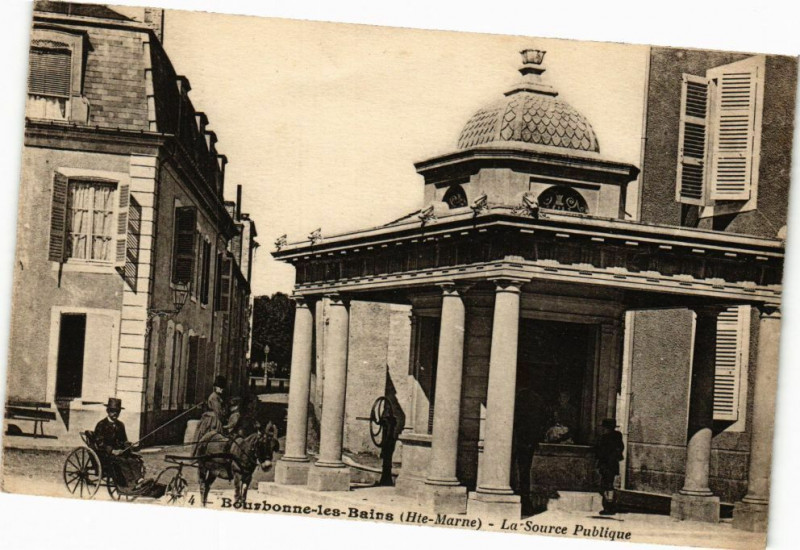 Carte postale ancienne Bourbonne les Bains - La Source Publique à Bourbonne-les-Bains