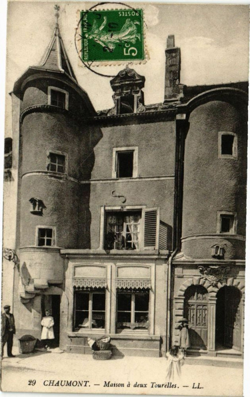 Carte postale ancienne Chaumont - Maison a deux Tourelles à Chaumont