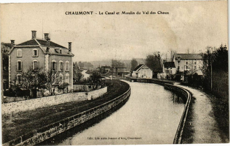 Carte postale ancienne Chaumont - Le Canal et Moulin du Val à Chaumont