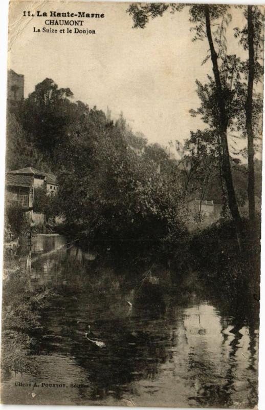 Carte postale ancienne Chaumont - La Suize et le Donjon à Chaumont