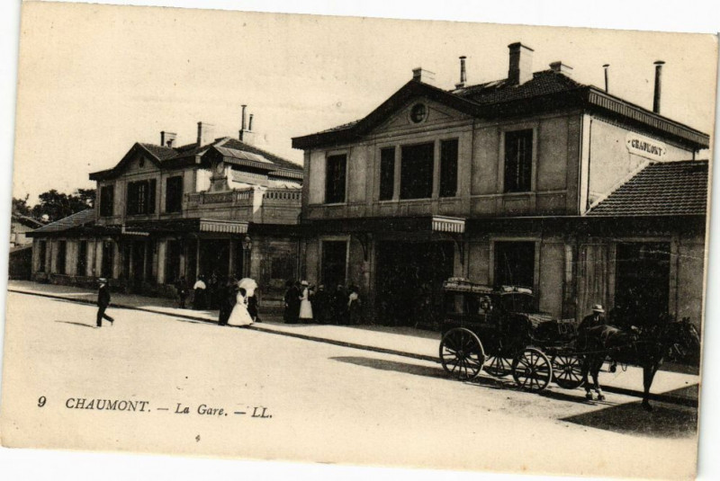 Carte postale ancienne Chaumont - La Gare à Chaumont