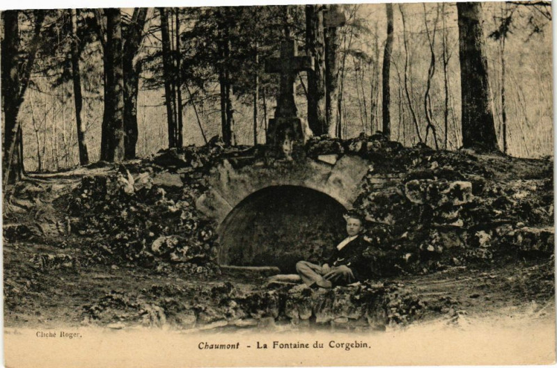 Carte postale ancienne Chaumont - La Fontaine du Corgebin à Chaumont