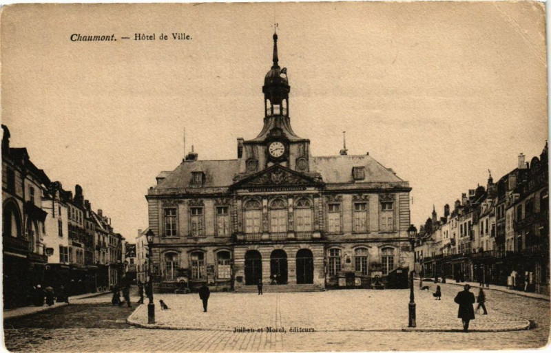 Carte postale ancienne Chaumont - Hotel de Ville à Chaumont