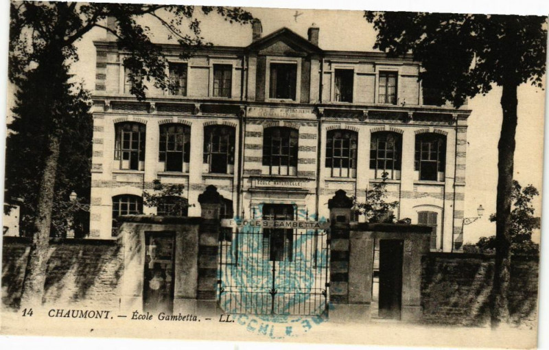 Carte postale ancienne Chaumont - Ecole Gambetta à Chaumont