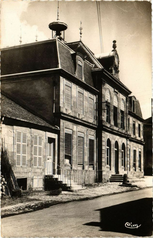 Carte postale ancienne Chalindrey - La Mairie à Chalindrey