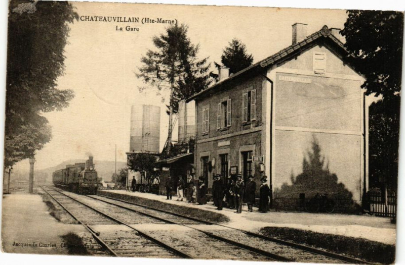 Carte postale ancienne Chateauvillain - La Gare à Châteauvillain