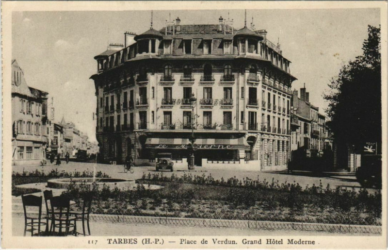 Carte postale ancienne Tarbes Grand Hotel Moderne à Tarbes