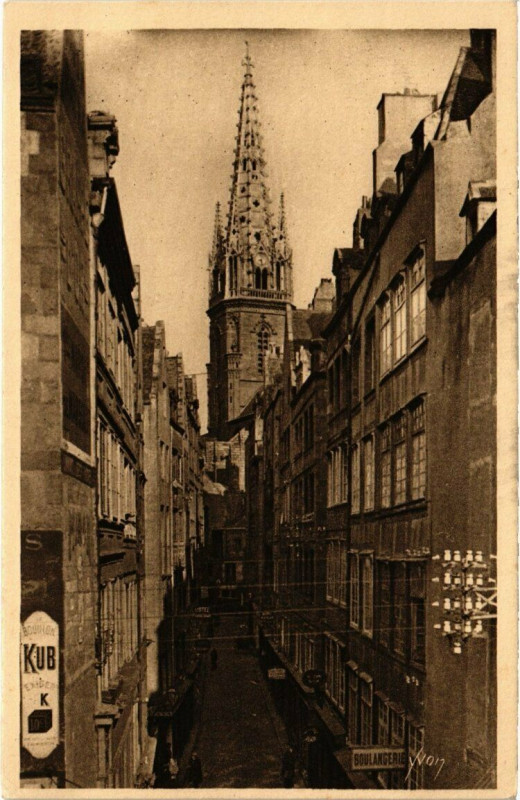Carte postale ancienne Luz - Les Abords de la Gare à Uz