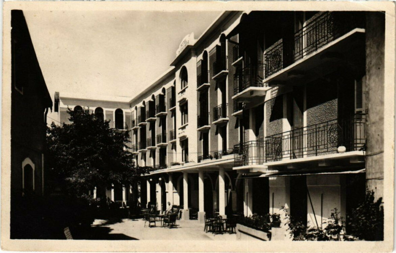 Carte postale ancienne Lourdes Hotel D'Anvers prés des sanctuaires Confort moderne-Garage à Lourdes