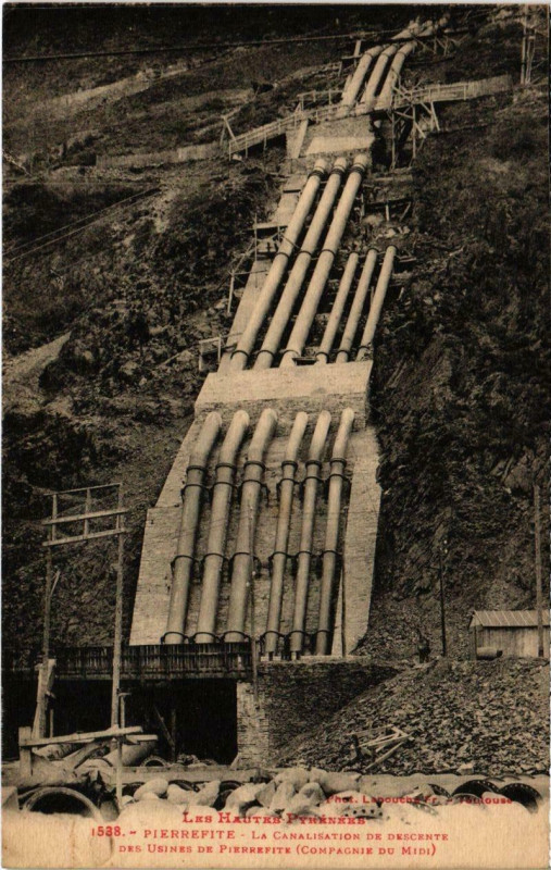 Carte postale ancienne Pierrefitte La Canalisation de descente des Usines de Pierrefitte