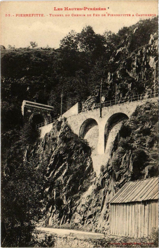 Carte postale ancienne Pierrefitte - Tunnel du Chemin de Fer de Pierrefitte a Cauterets à Cauterets
