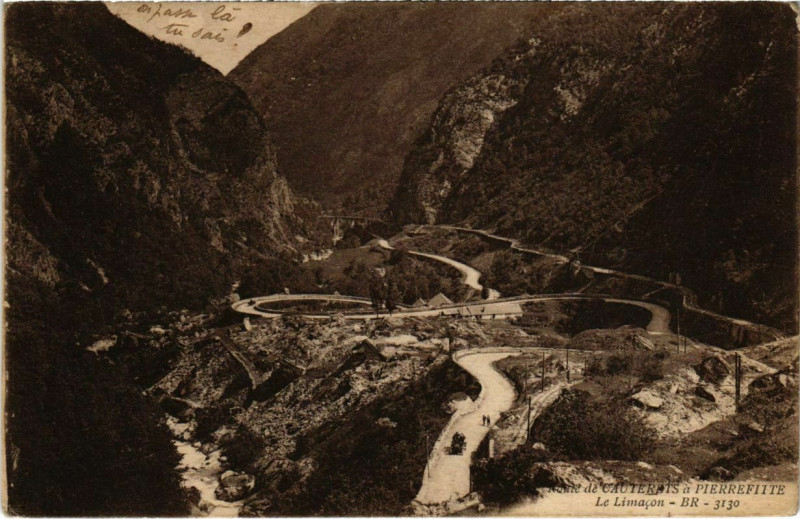 Carte postale ancienne Route de Cauterets a Pierrefitte - Le Limacon à Cauterets