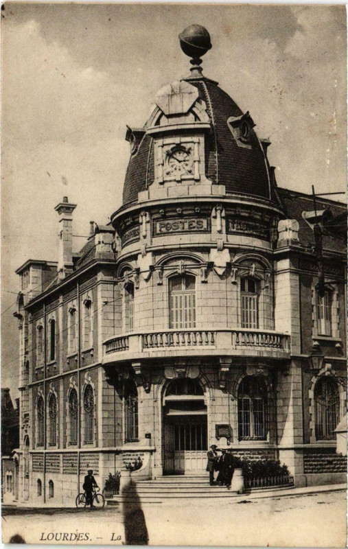 Carte postale ancienne Lourdes - La Poste à Lourdes