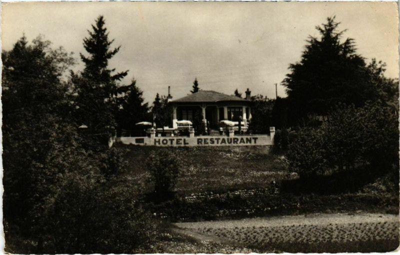 Carte postale ancienne Hotel-Restaurant Valfleury Tout confort - Route de Tarbes-Lourdes à Lourdes