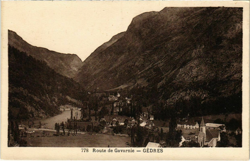 Carte postale ancienne Route de Gavarnie - Gédres