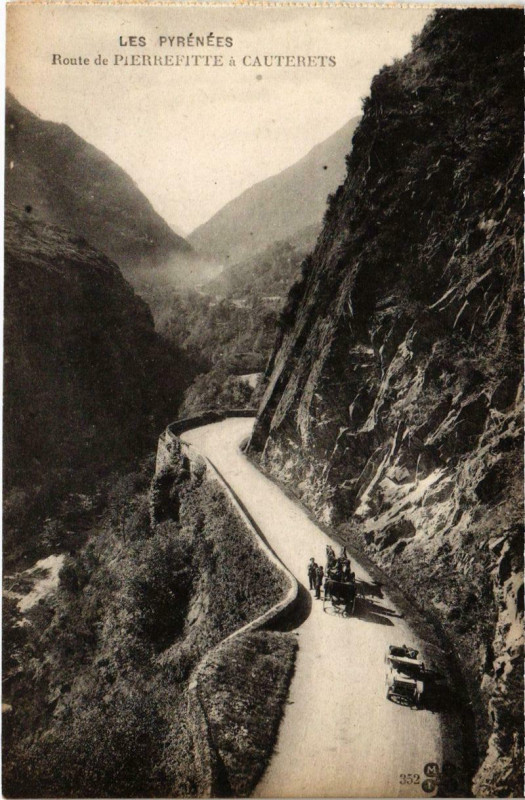 Carte postale ancienne Route de Pierrefitte a Cauterets à Cauterets