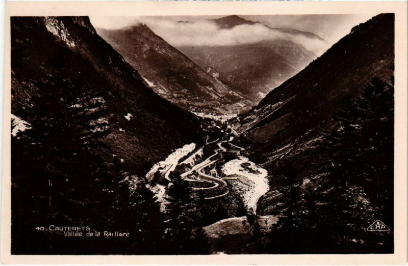 Carte postale ancienne Cauterets Vallée de la Raillere à Cauterets