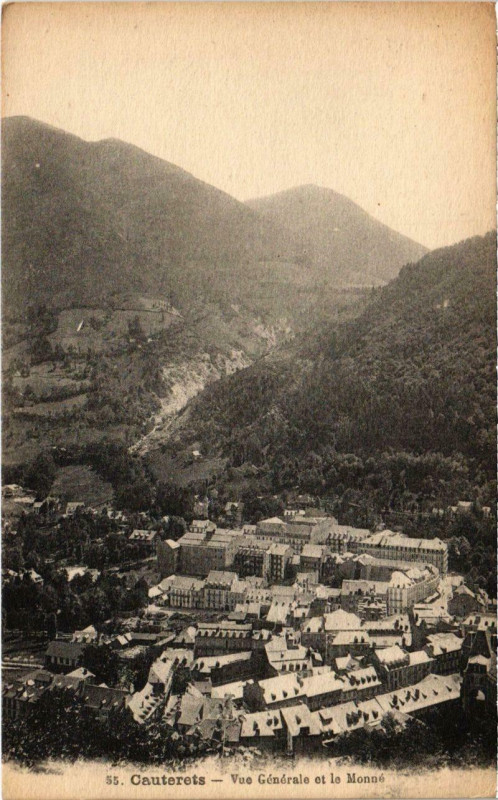 Carte postale ancienne Cauterets - Vue Générale et le Monné à Cauterets