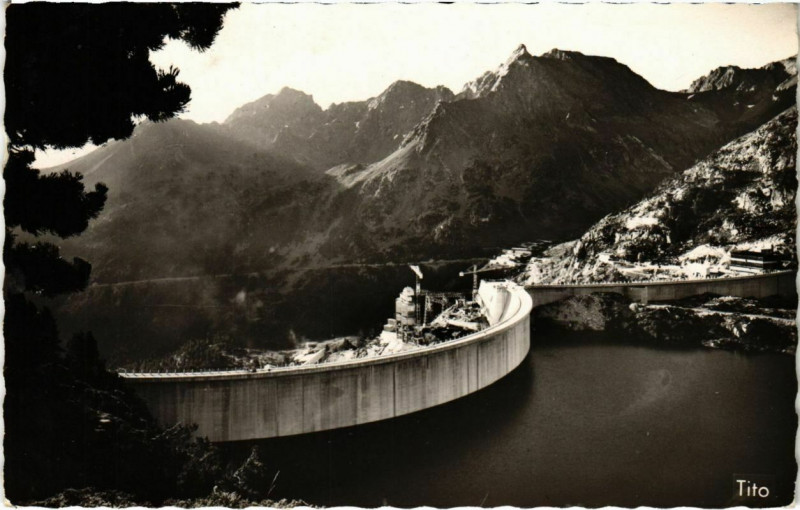 Carte postale ancienne Lact et Barrage de Cap de Long. Le Pic Méchmant