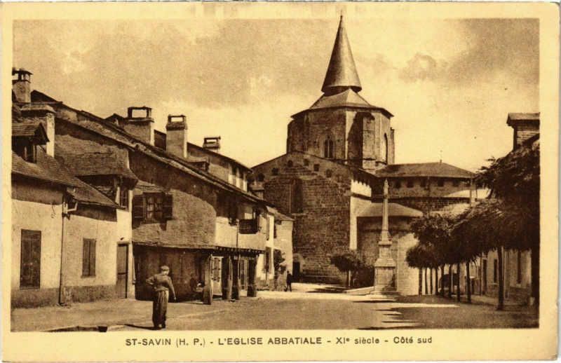 Carte postale ancienne Saint-Savin - L'Eglise Abbatiale à Saint-Savin