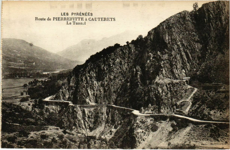 Carte postale ancienne Route de Pierrefitte a Cauterets, Le Tunnel à Cauterets
