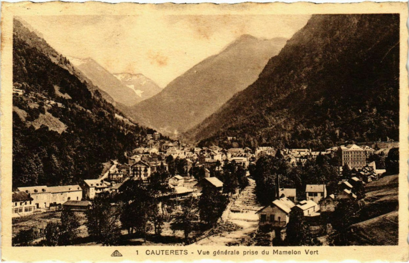 Carte postale ancienne Cauterets - Vue générale prise du Mamelon Vert à Cauterets