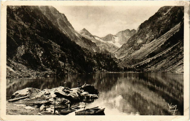 Carte postale ancienne Cauterets Le Lac de Gaube, et le Vignemale à Cauterets