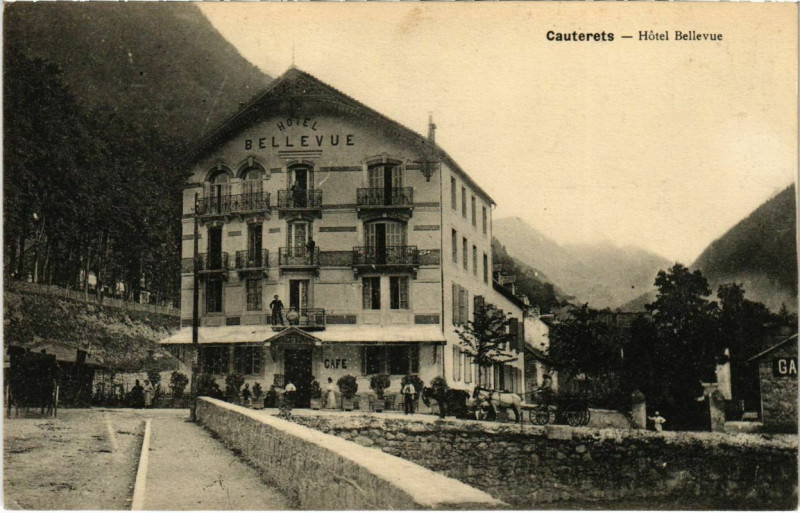 Carte postale ancienne Cauterets - Hotel Bellevue à Cauterets